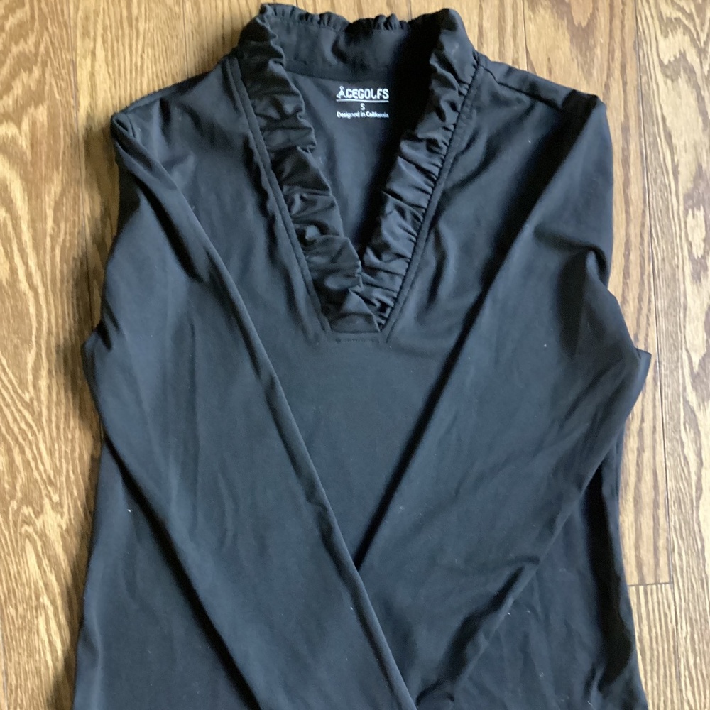 Ace golf, size small, black Ruffle V-Neck